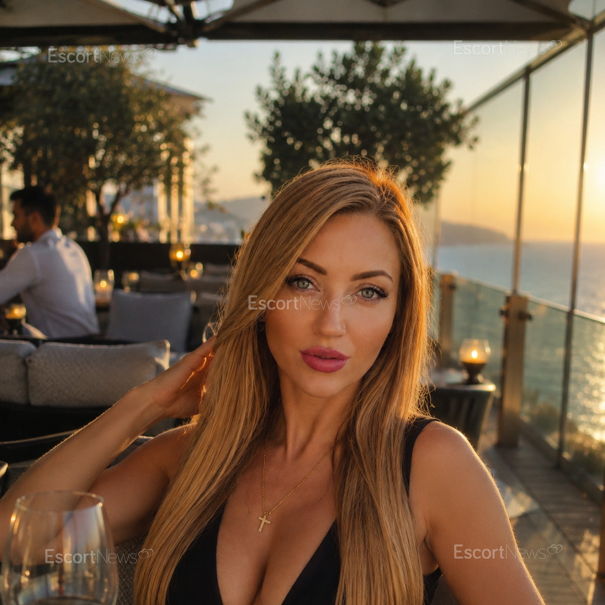 Alina Lauren