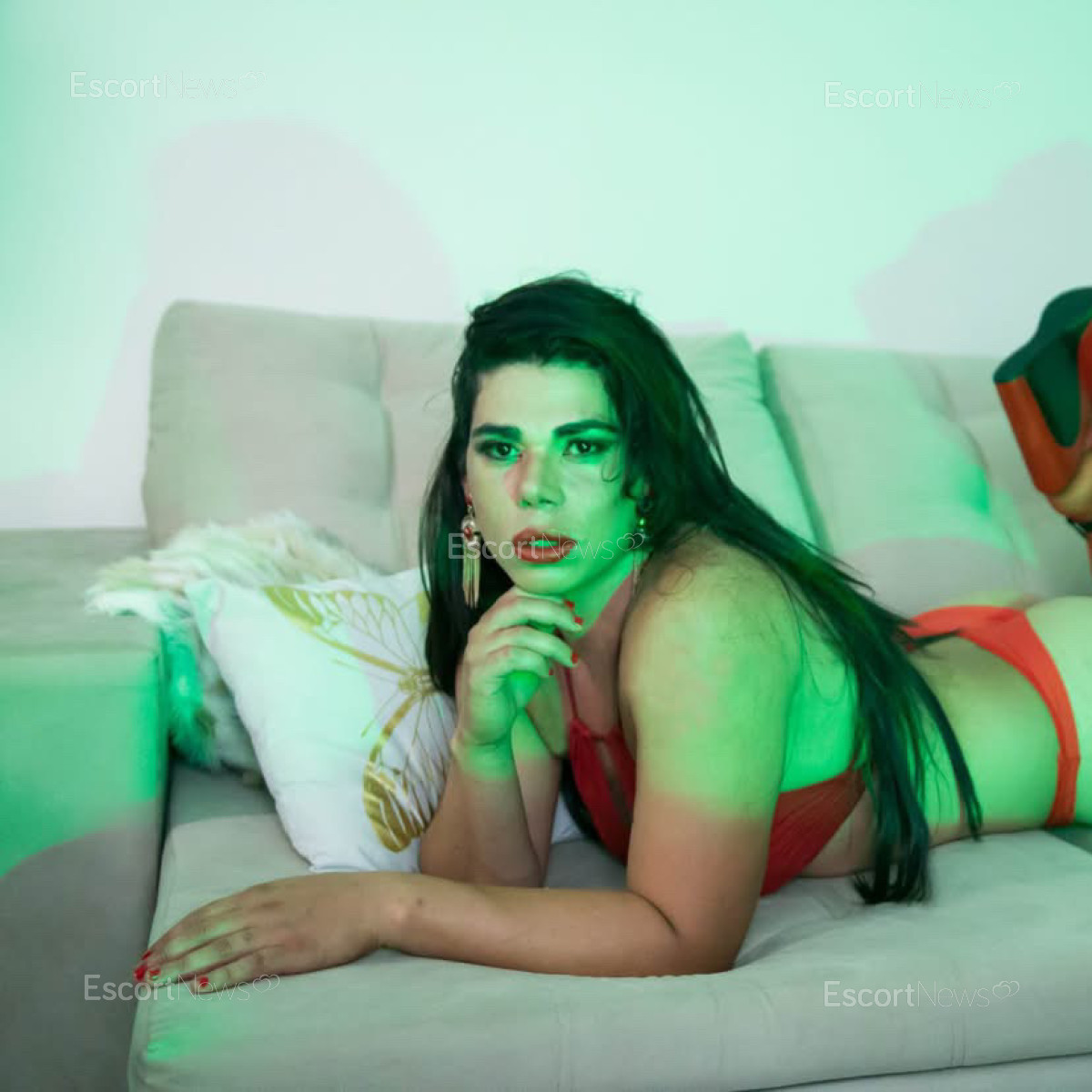 KIM MORE 