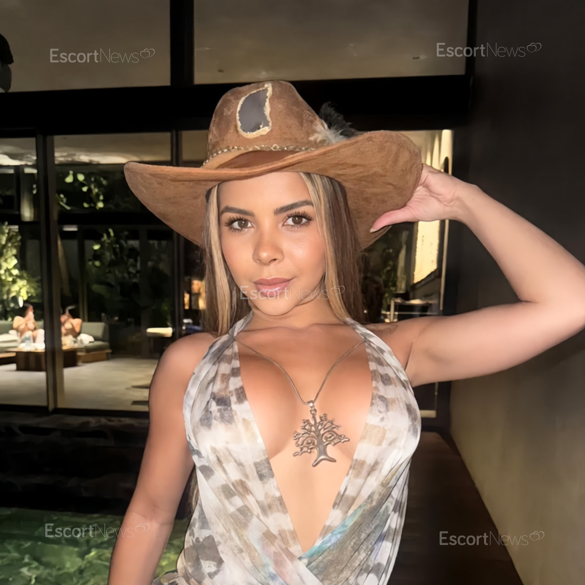 JAQUE HOT