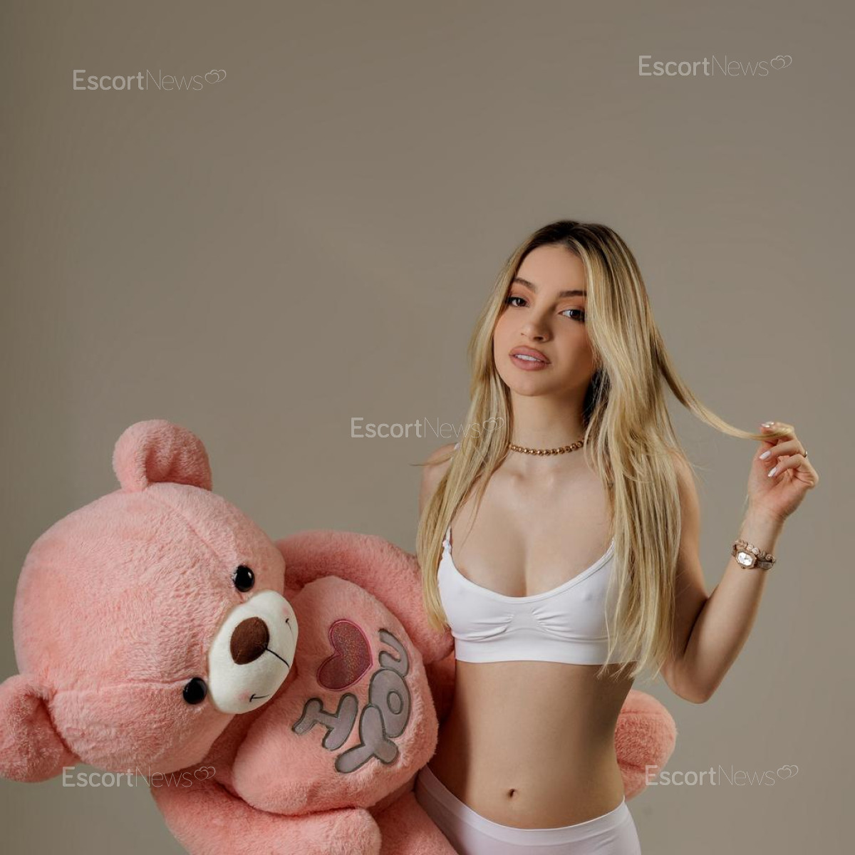 Lola Angel