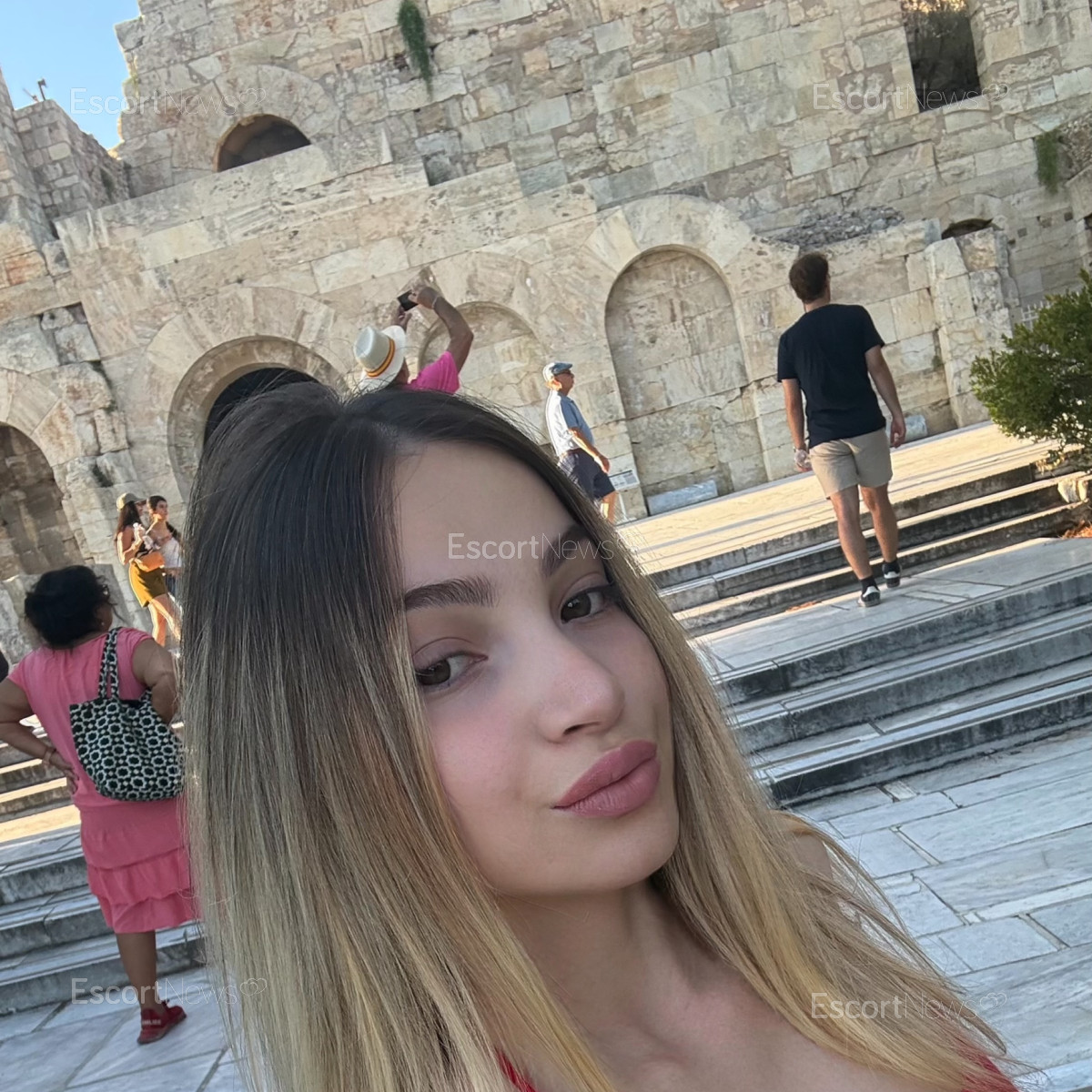 Lola Angel
