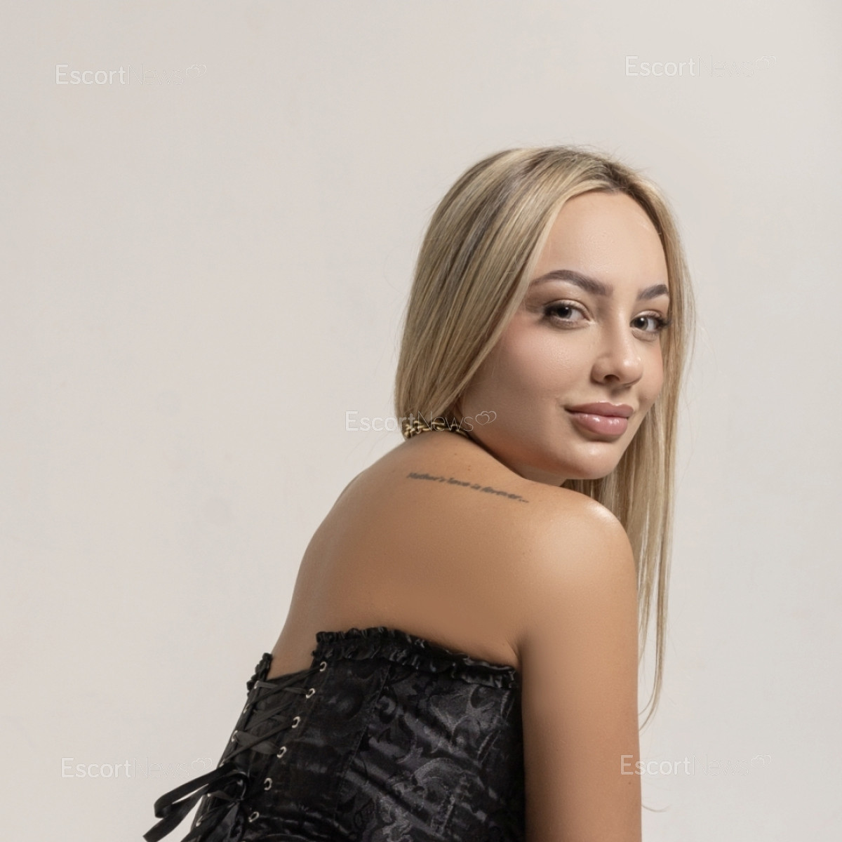 CAMILA VIP