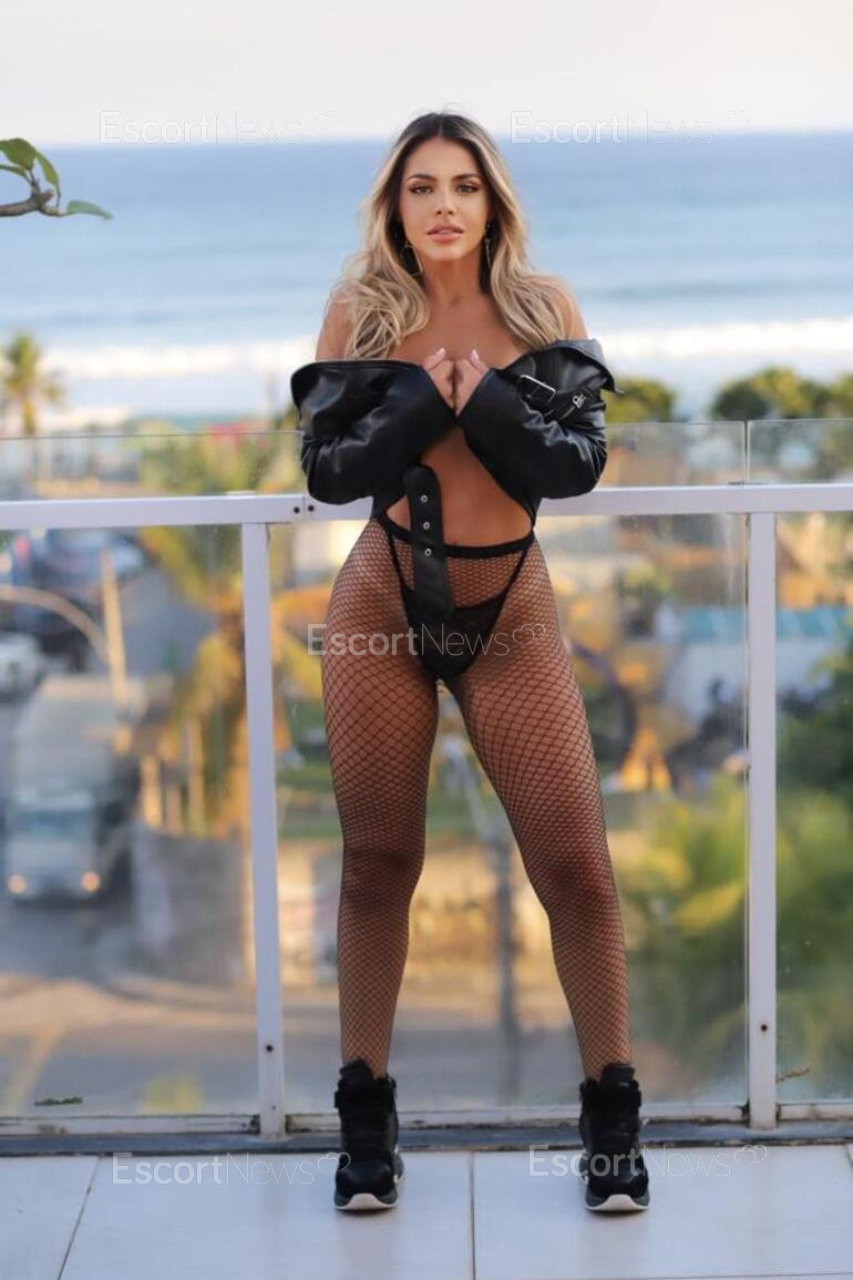 Olivia Glamour