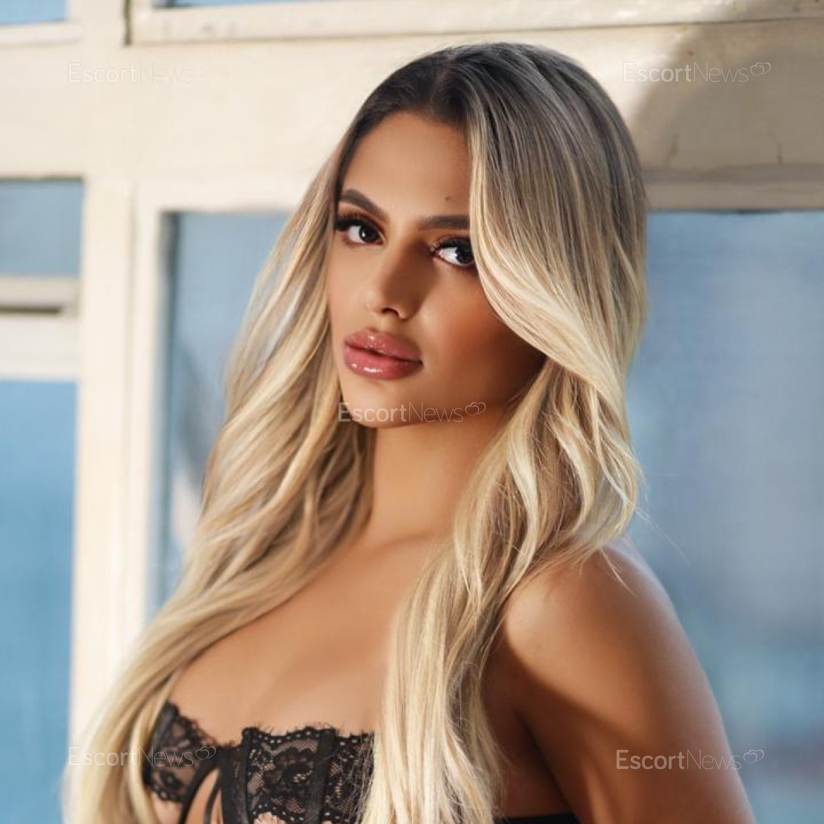 MANUELA VIP