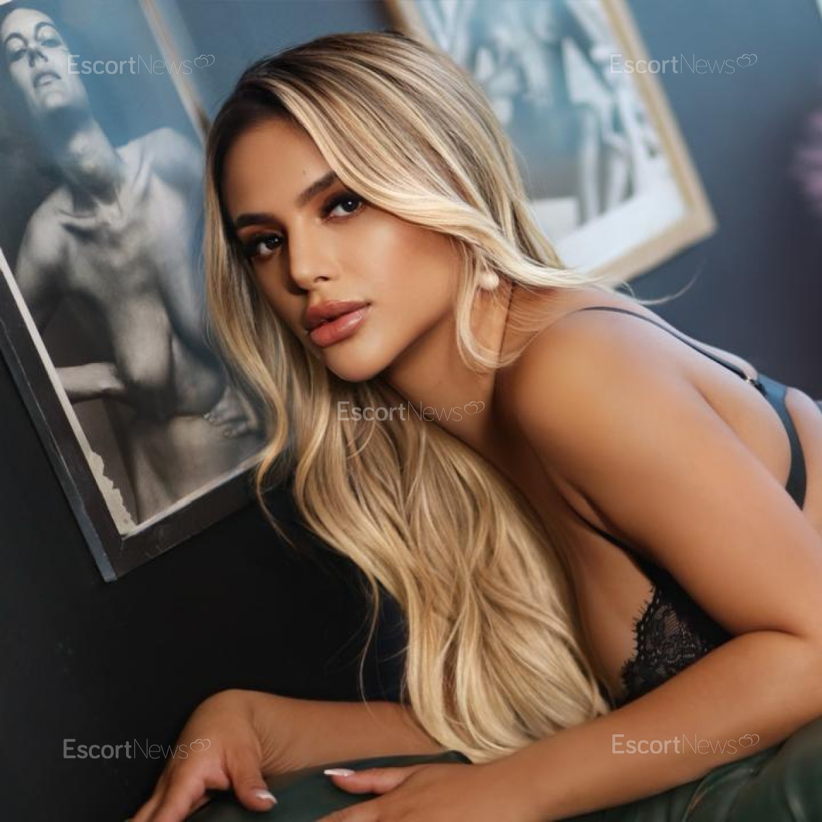 MANUELA VIP