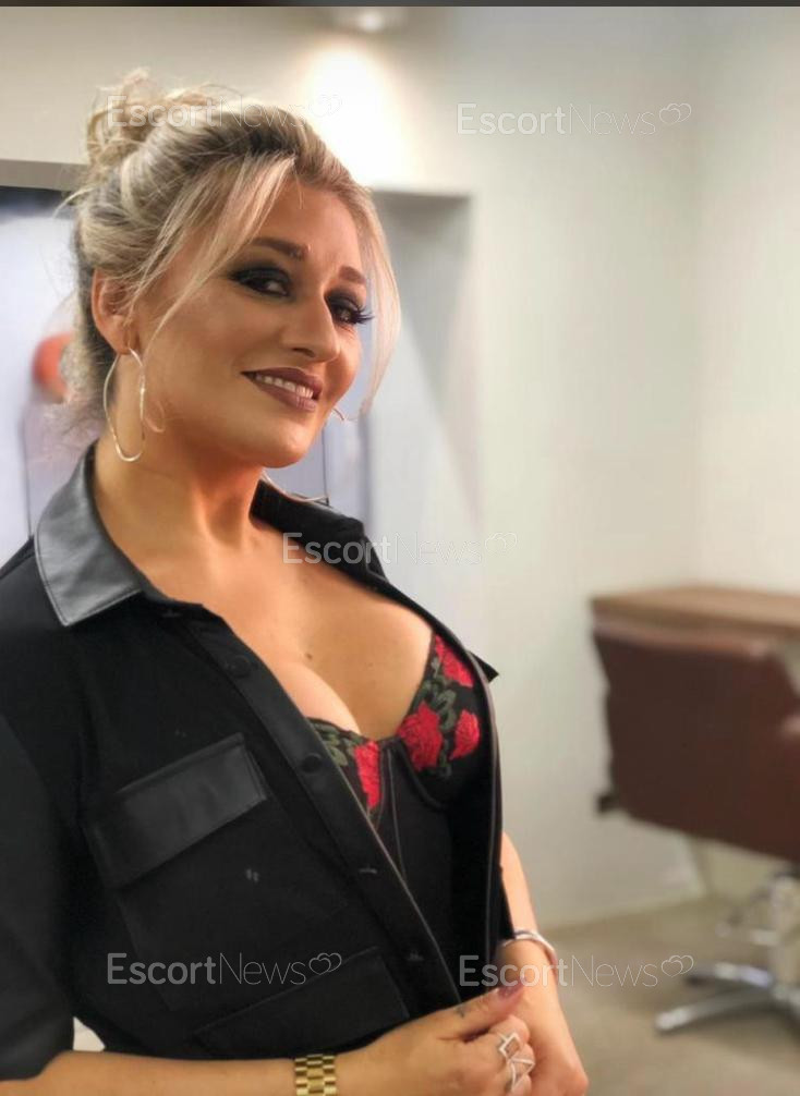 Sophie Conti 