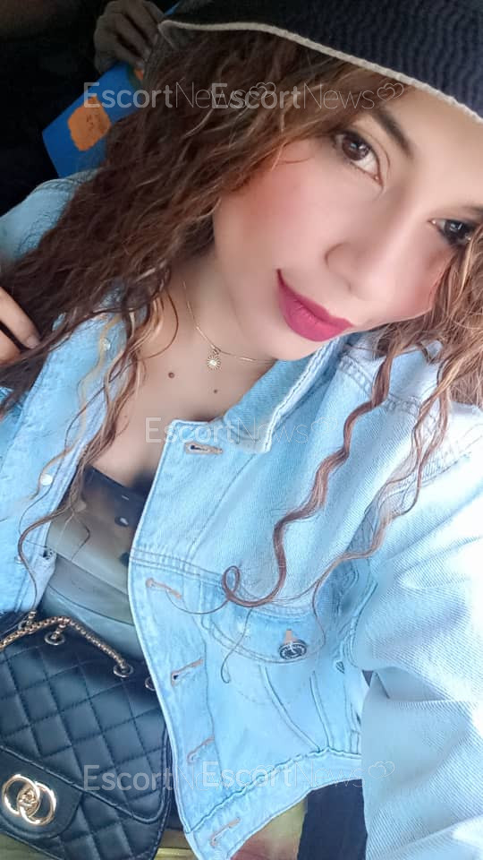 SHAKIRA GREEK