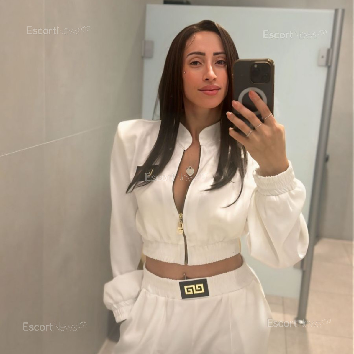 ELLIE VIP