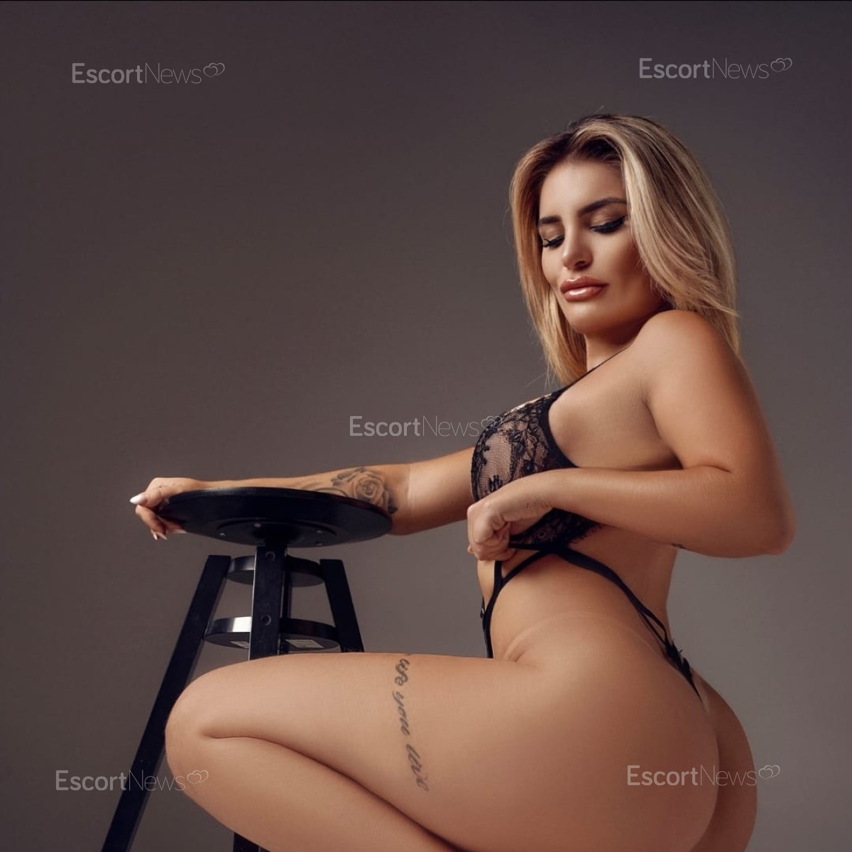 ANGELA VIP