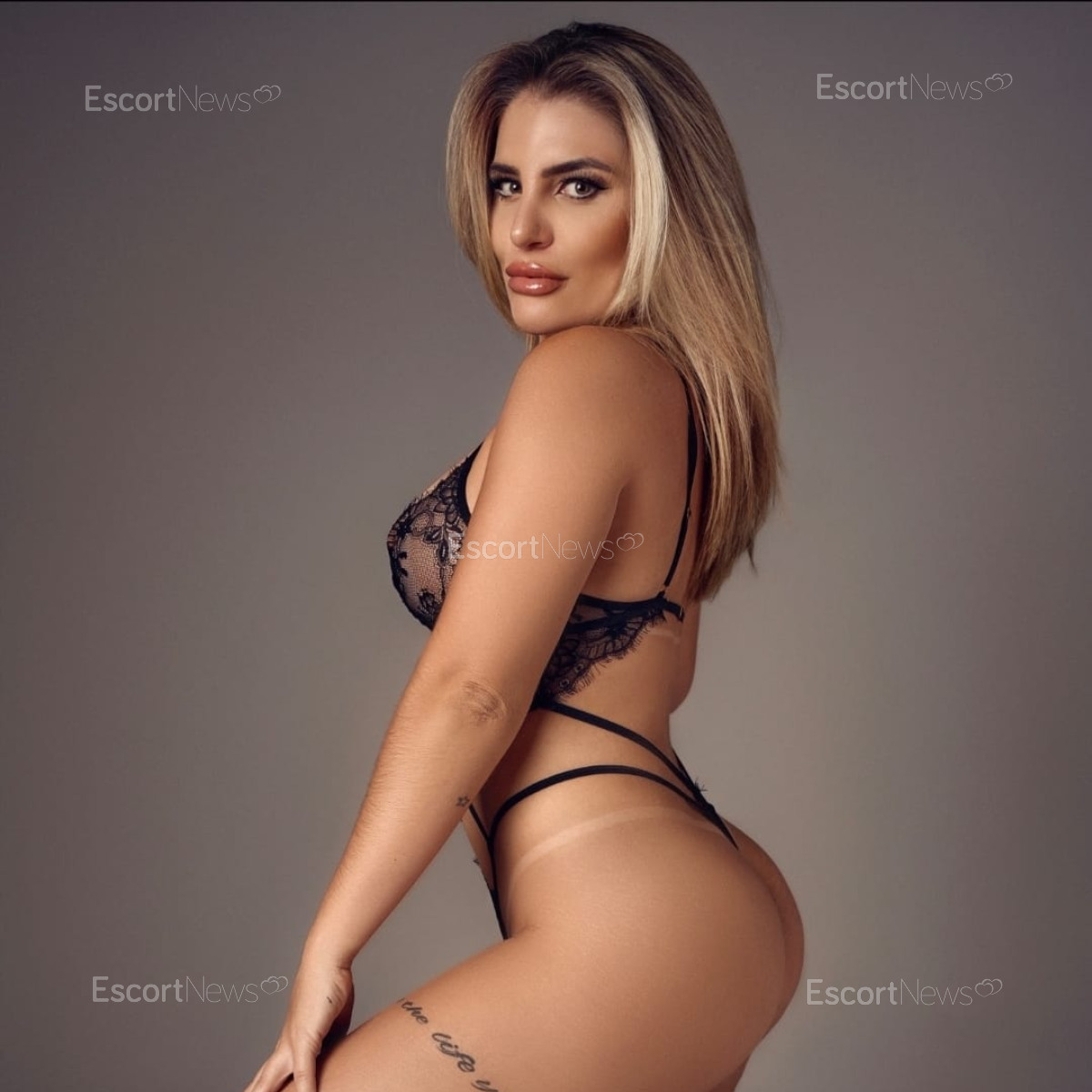 ANGELA VIP