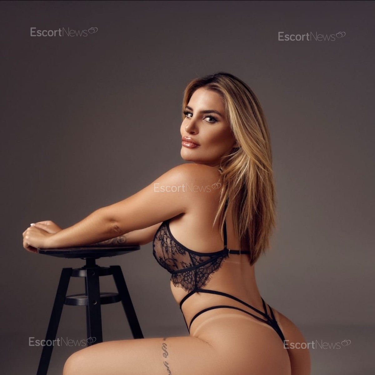 ANGELA VIP