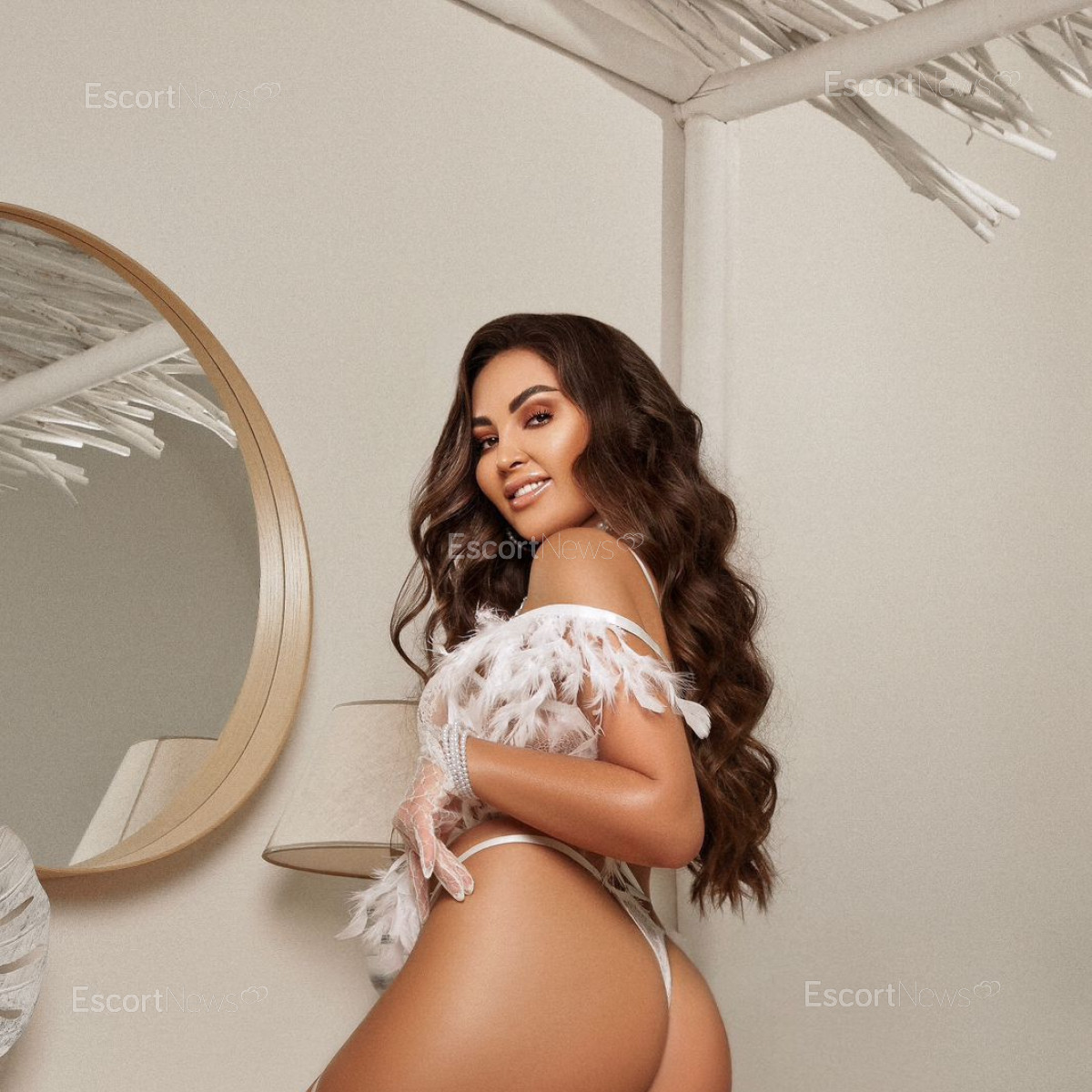 Sandra hot