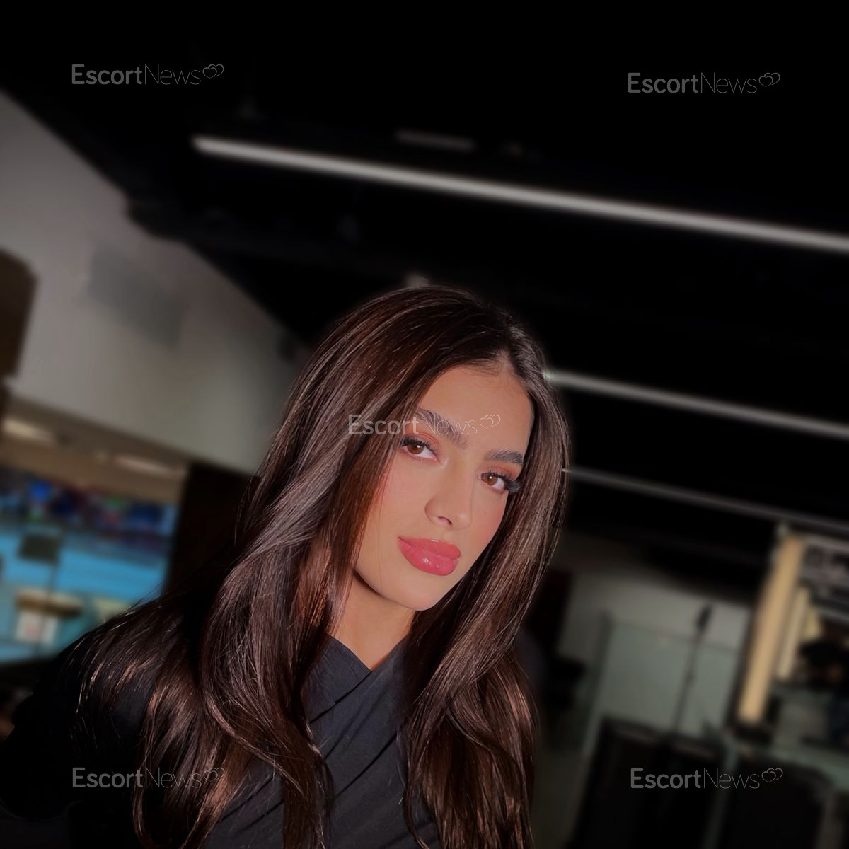 LAURA VIP
