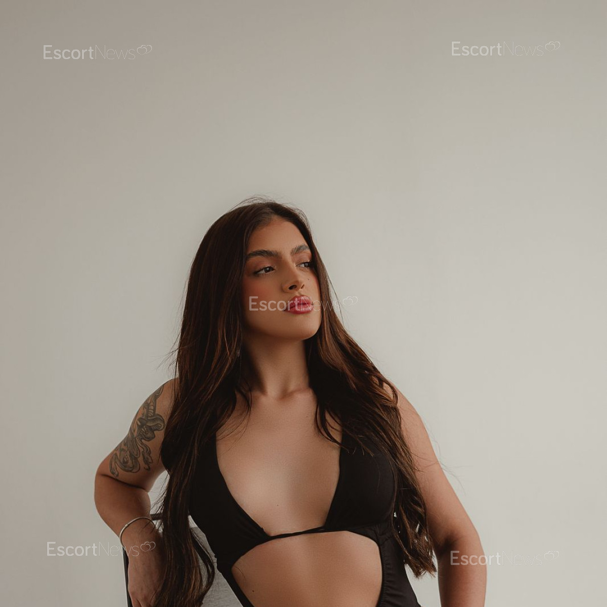 LAURA VIP