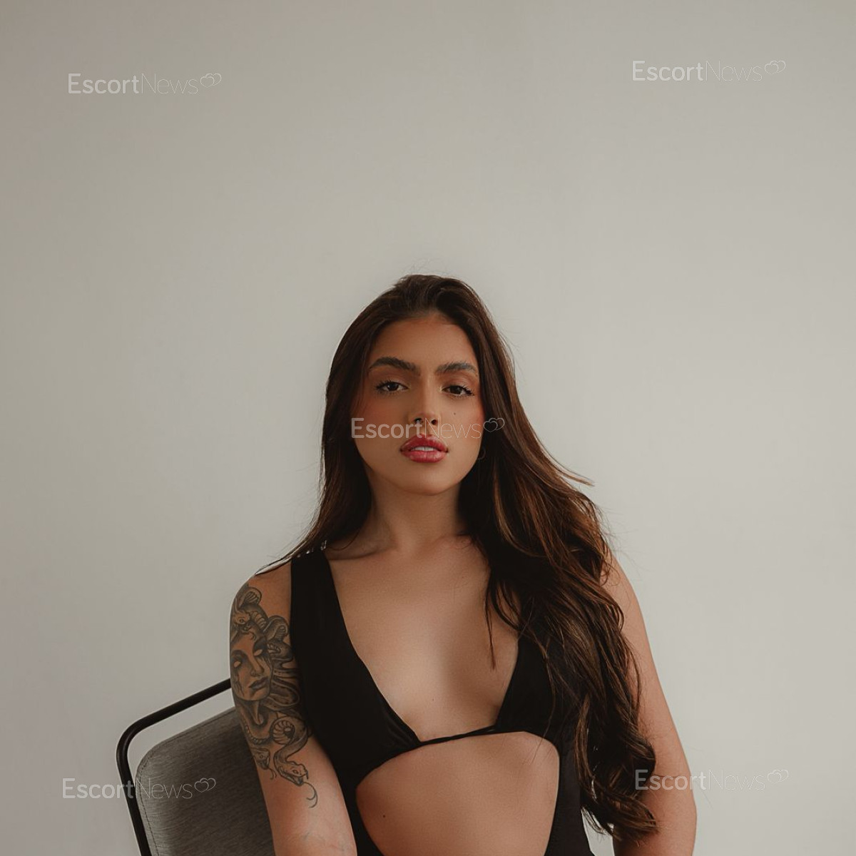 LAURA VIP