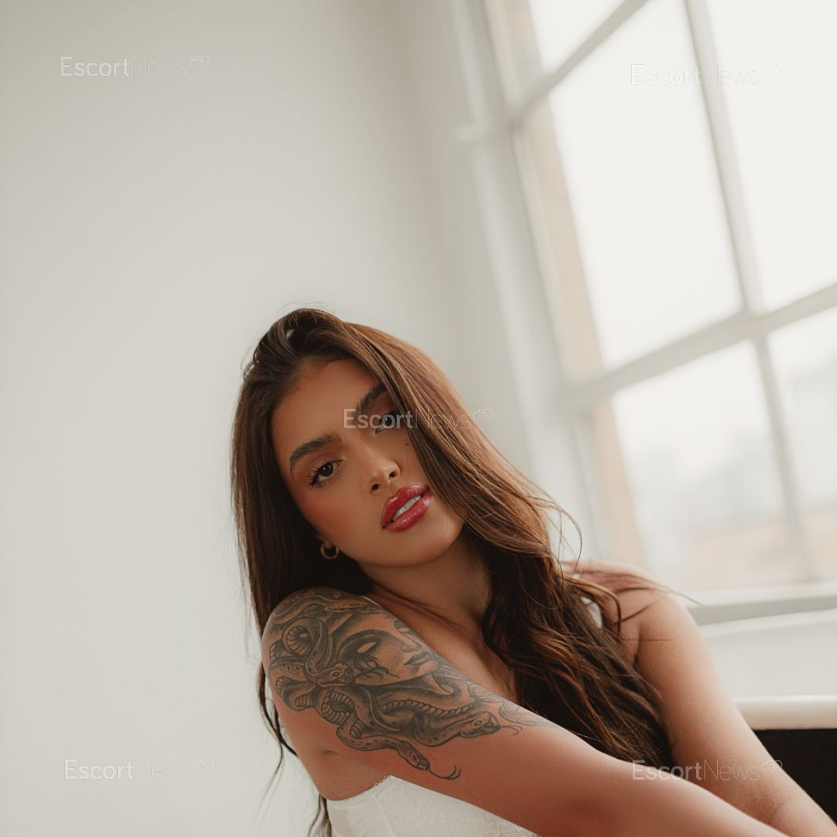LAURA VIP