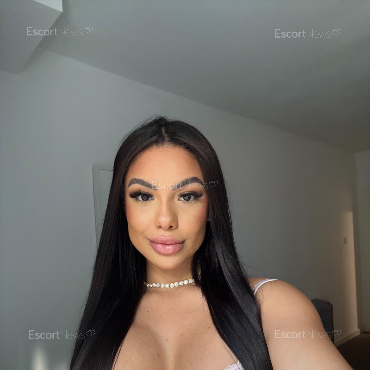 JULIA VIP