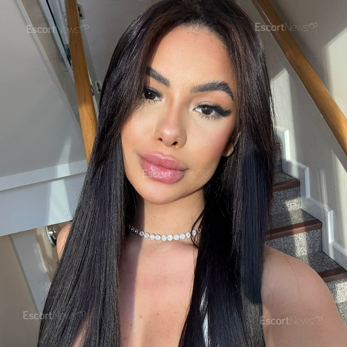 JULIA VIP