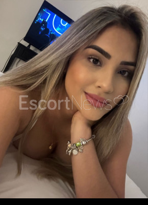 Colombiana first time here ❤️