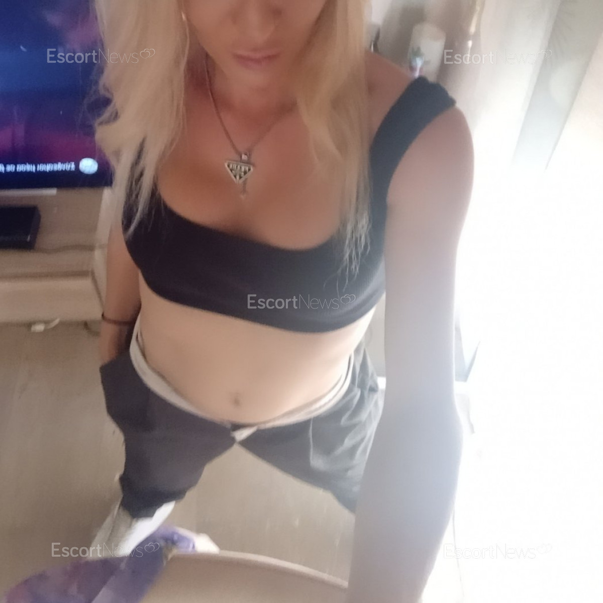 Aliki petite