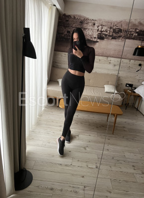  ONLY YOURS.100% real photo