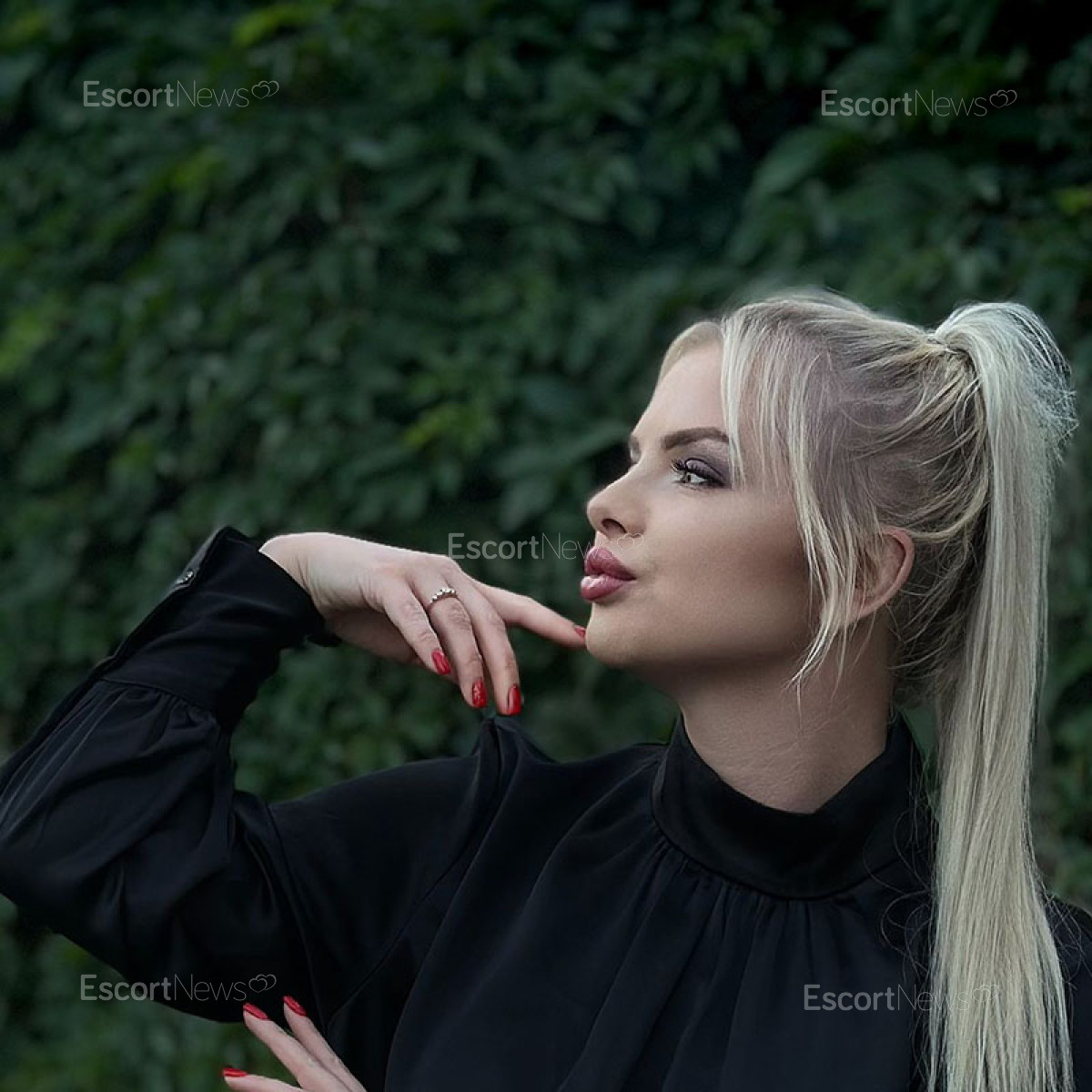Aliki Hot Babe